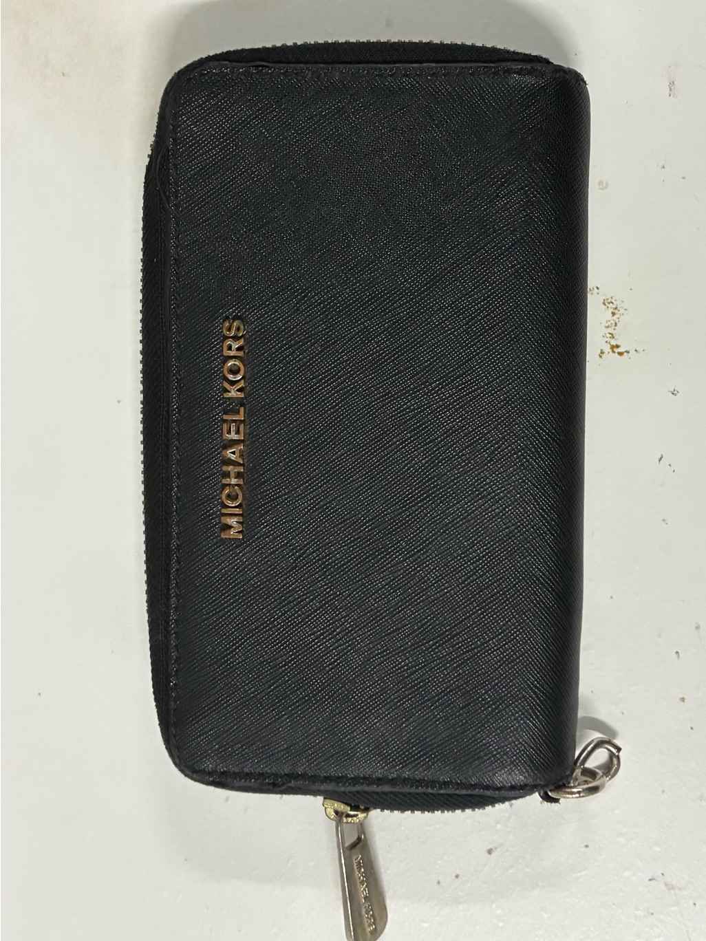 Michael Kors Black Wallet With Gold Logo And Zip